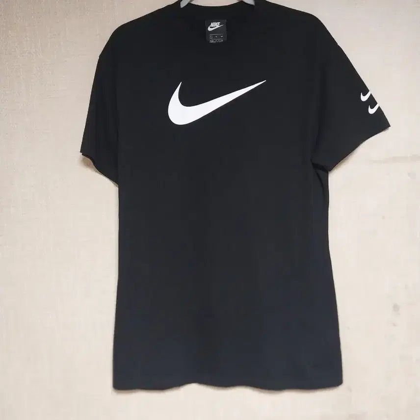 [BUNJANG] Nike Big Swoosh Black T-Shirt / 나이키/100) 빅스우시 블랙반팔티