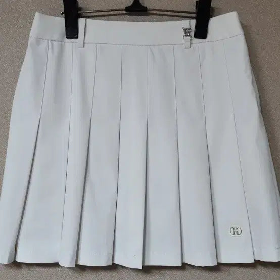 [BUNJANG] Hazzys Pleated Skirt White Size 70 (27-28) / 헤지스 플리츠 스커트 화이트 70 (27~28)