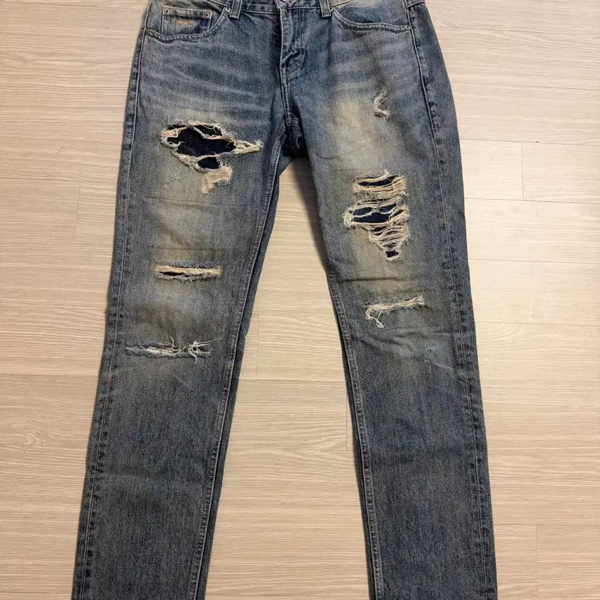 [BUNJANG] PLAKTON Milan Tapered Distressed Denim Jeans (Size 30) / 플랙진 밀란 테이퍼드 디스 데님 30