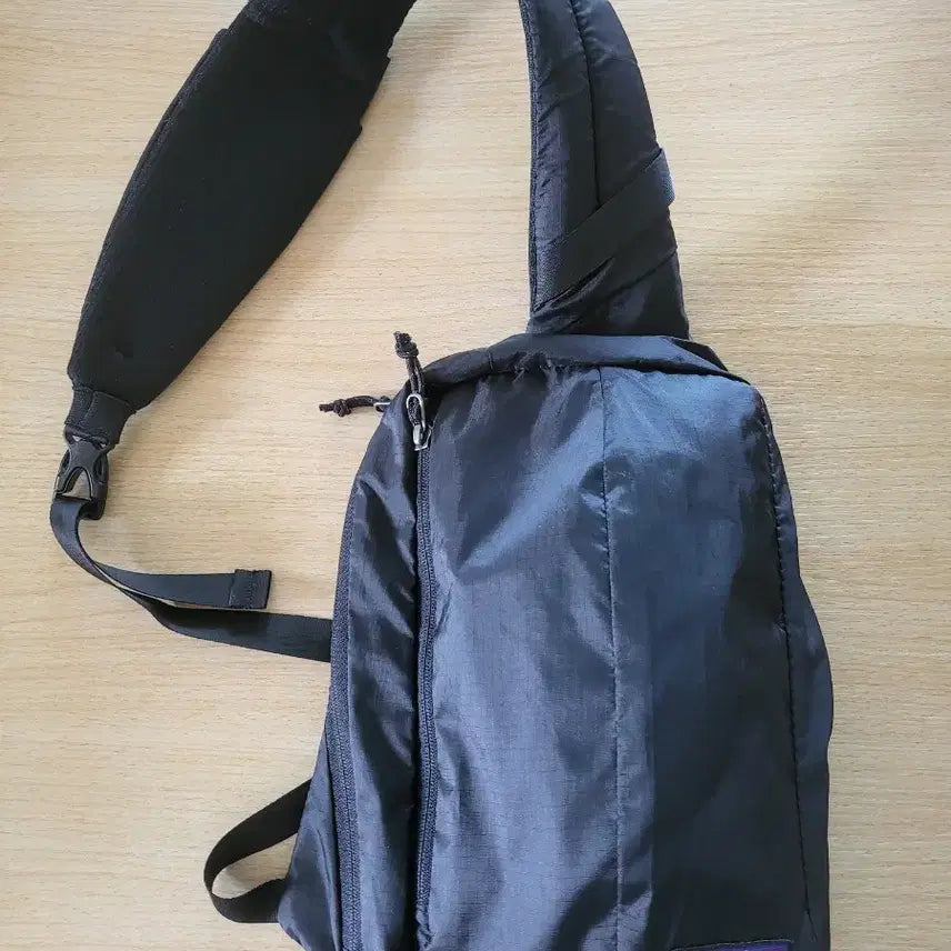 [BUNJANG] Patagonia Ultralight Black Hole Sling Bag Black / 파타고니아 울트라라이트 블랙홀 슬링백