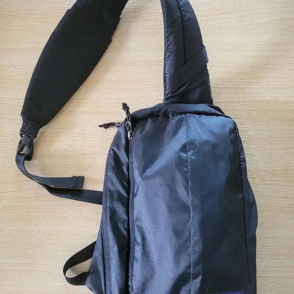 [BUNJANG] Patagonia Ultralight Black Hole Sling Bag Black / 파타고니아 울트라라이트 블랙홀 슬링백