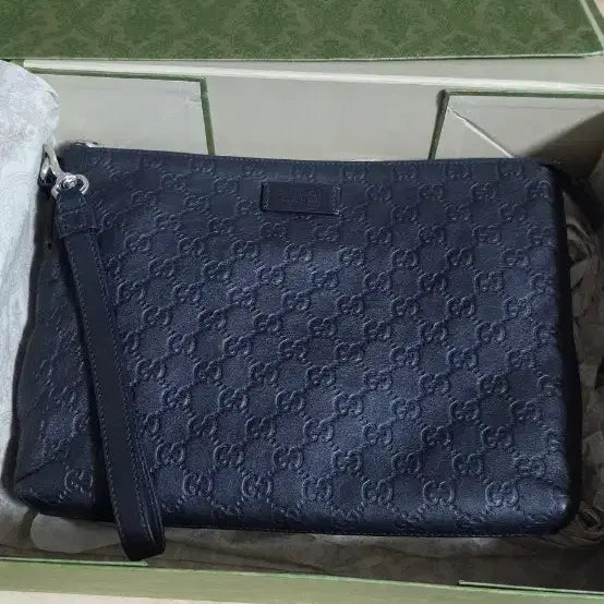 [BUNJANG] Gucci Signature GG Leather Soft Strap Clutch / 구찌 시마 시그니처 소프트 스트랩 클러치