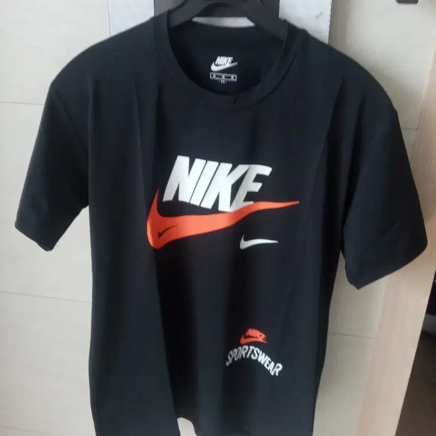 [BUNJANG] Nike Swoosh Cooling T-Shirt (Medium) / 나이키 스우시 냉감 티셔츠 M 새상품