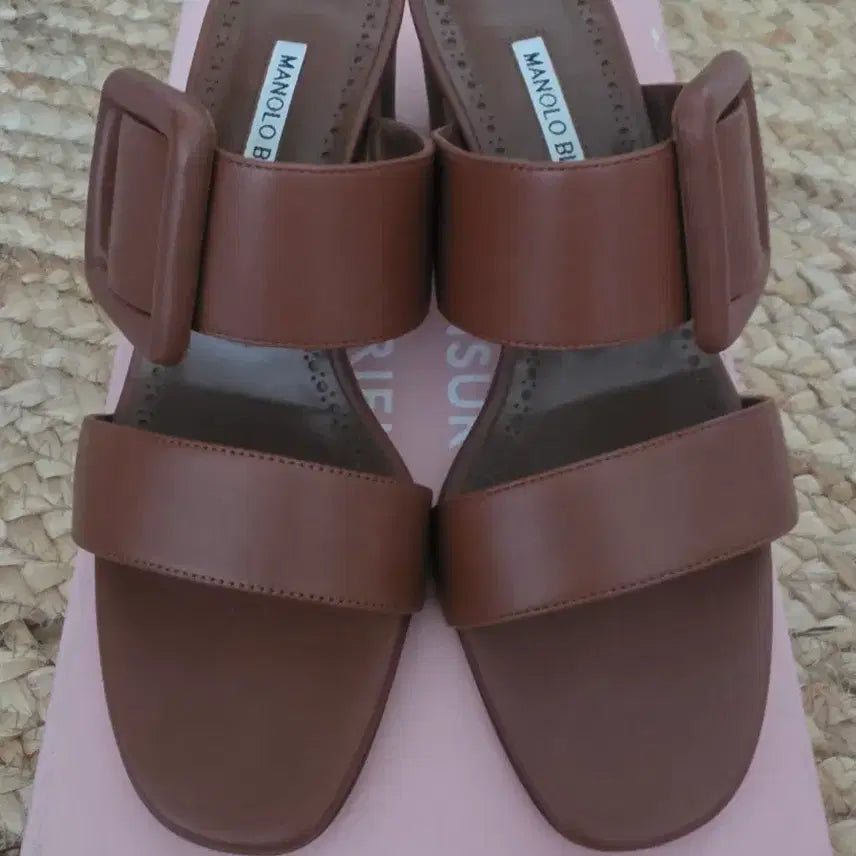 [BUNJANG] Manolo Blahnik Buckle Sandals / 마놀로 블라닉 샌들