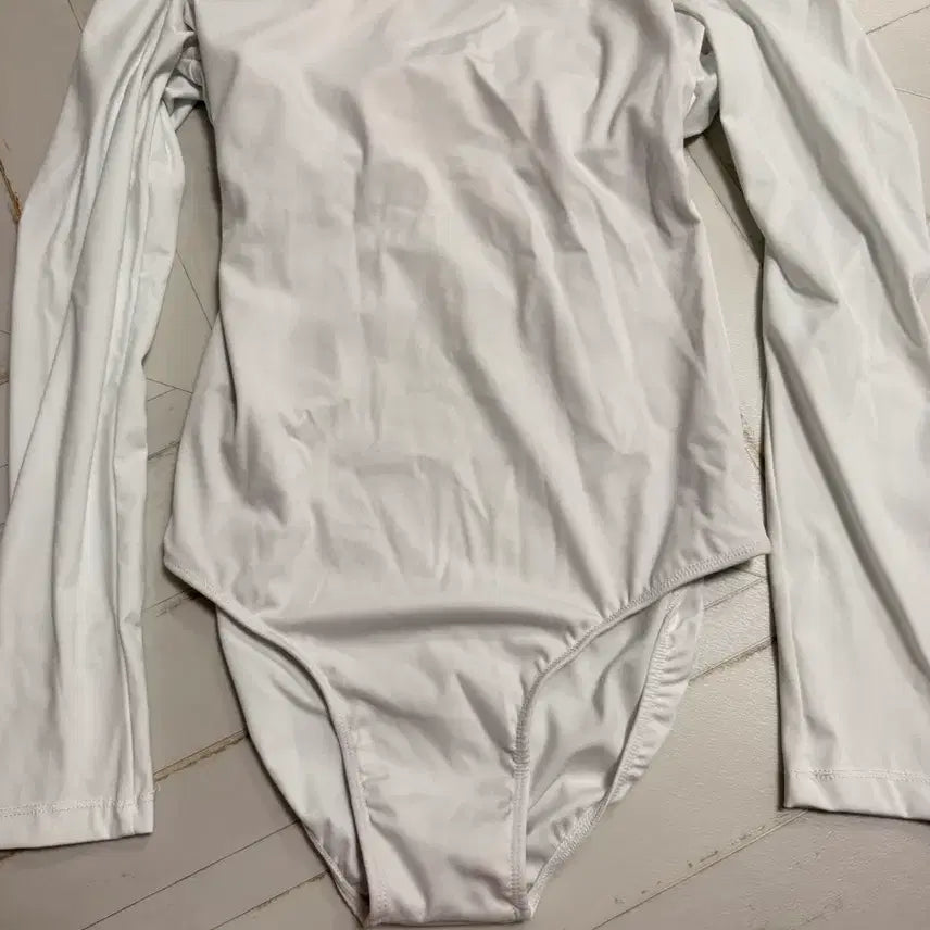 [BUNJANG] Intermezzo Ballet Leotard Bundle Set (White L, Black M) / 발레 레오타드 일괄판매 인터메조
