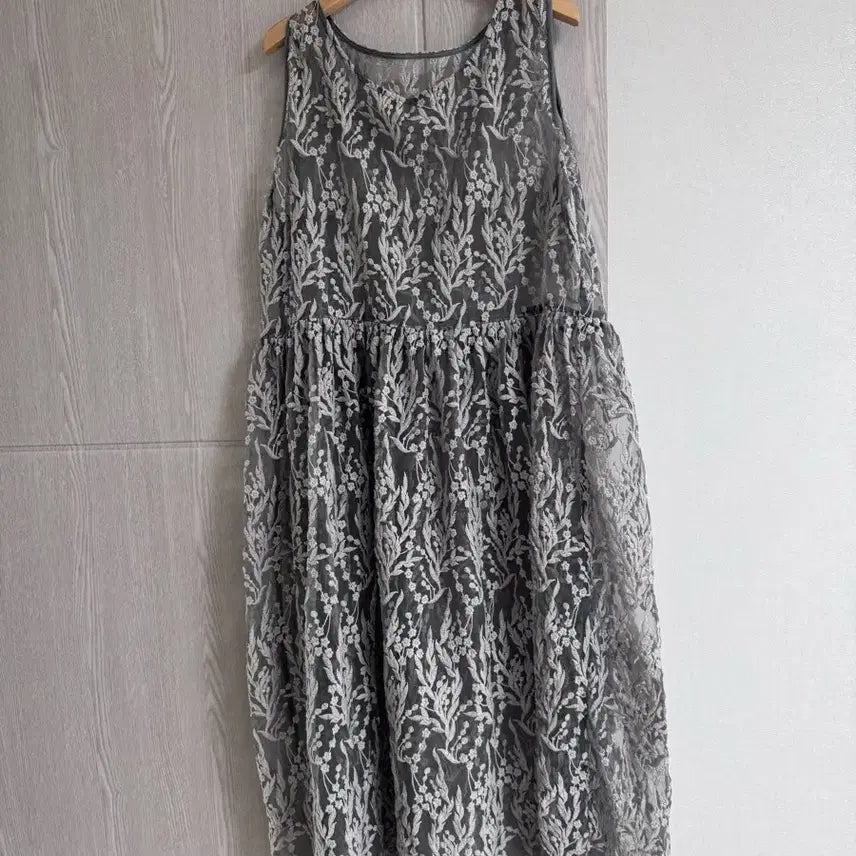 [BUNJANG] Gray Flower Lace Midi Dress / 그레이 플라워 레이스 원피스
