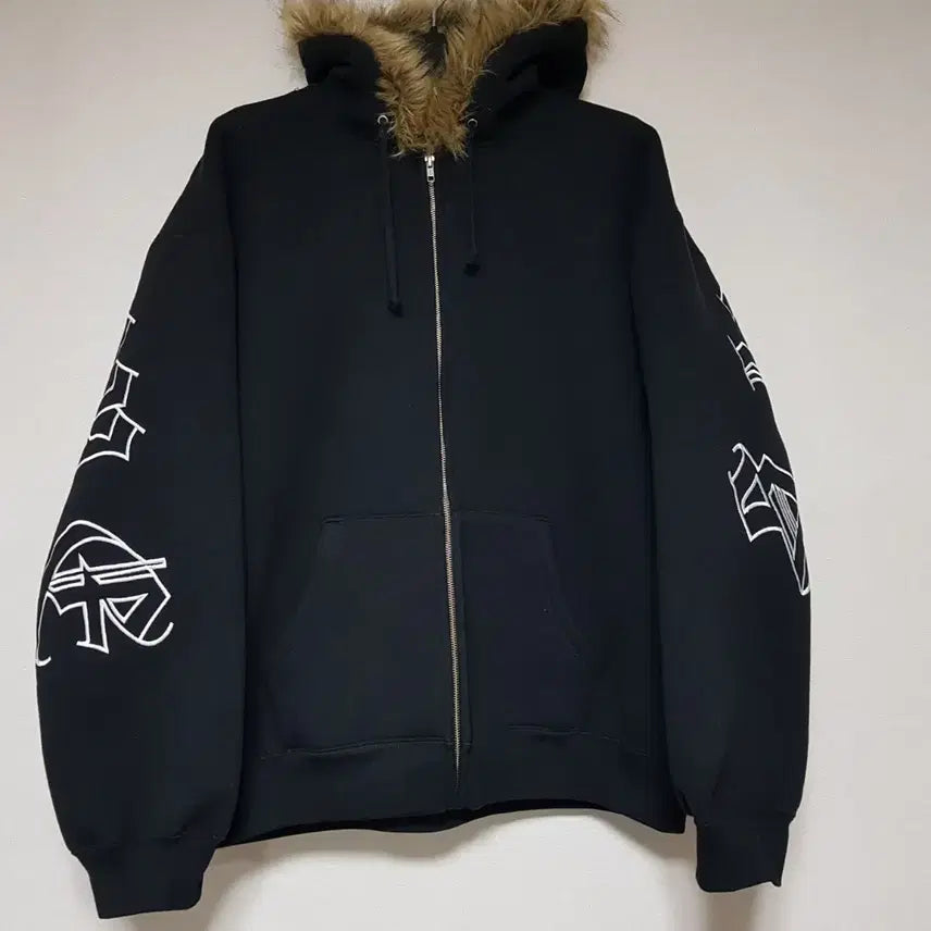 [BUNJANG] Supreme Faux Fur Hooded Zip-Up Jacket Black FW25 / 슈프림 포우 퍼 후드 집업 티셔츠 블랙 25FW