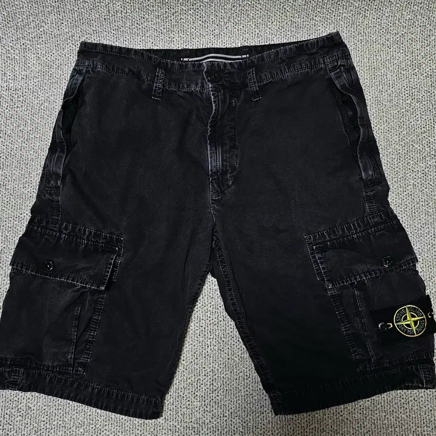 [BUNJANG] Stone Island Logo Patch Cargo Shorts Black / [W29 사이즈] 스톤아일랜드 와펜 카고 숏 팬츠 블랙 반바지