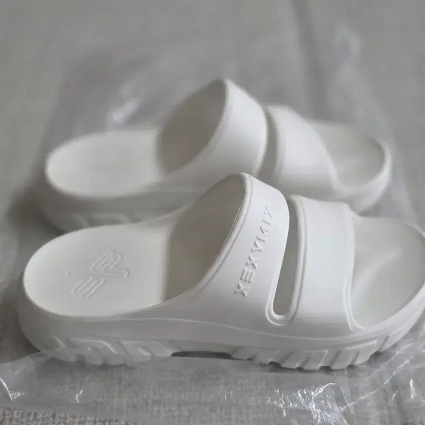 [BUNJANG] Xexymix Slide Sandals Size 240 / 젝시믹스 슬리퍼 240