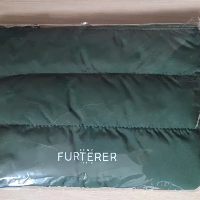 [BUNJANG] René Furterer Padded Pouch / 르네휘테르 패딩 파우치