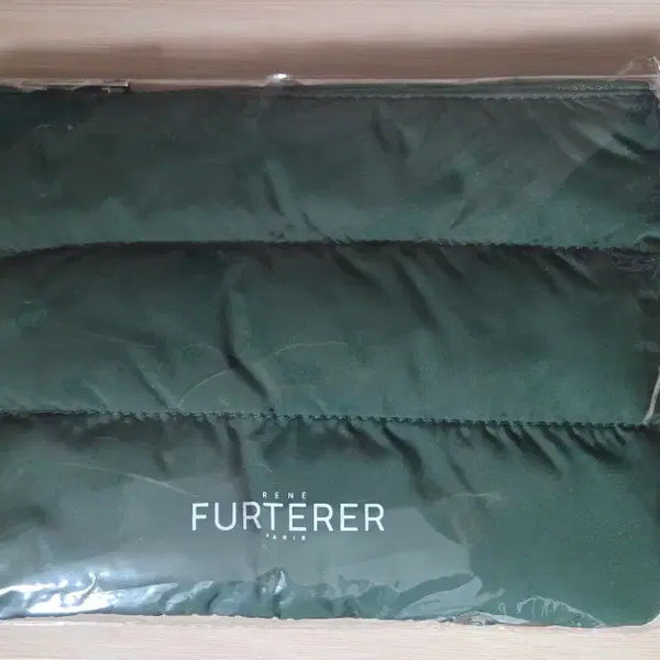 [BUNJANG] René Furterer Padded Pouch / 르네휘테르 패딩 파우치