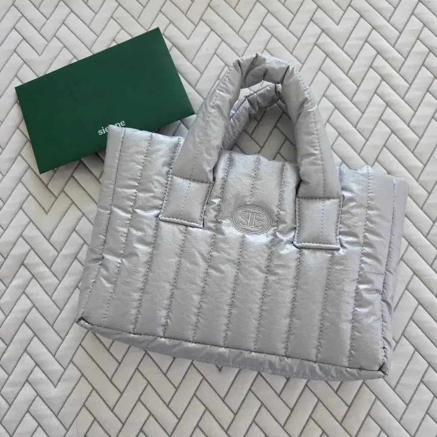 [BUNJANG] Sienne Quilted Tote Bag Silver / 시에느 퀼팅 토트백 실버 새상품