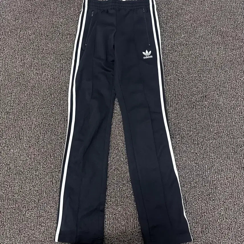 [BUNJANG] Adidas Firebird Logo Europa Track Pants XS / 아디다스 파이어버드 로고 유로파 츄리닝 바지 운동복 XS