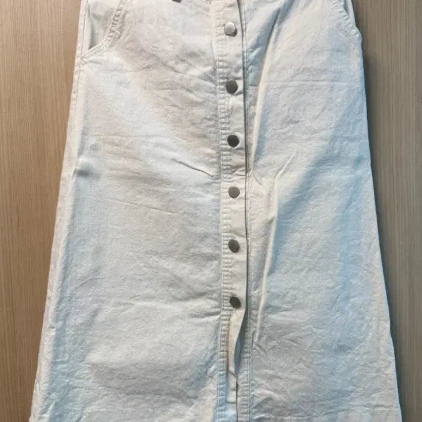 [BUNJANG] Ivory Button Long Skirt with Back Elastic Waistband / 깔끔한 아이보리 색상의 버튼 롱 스커트예요허리 뒷부분은 밴딩으로 되어