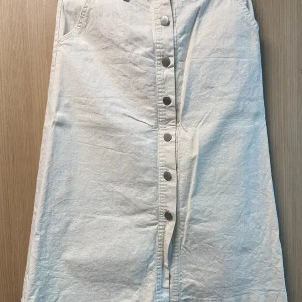 [BUNJANG] Ivory Button Long Skirt with Back Elastic Waistband / 깔끔한 아이보리 색상의 버튼 롱 스커트예요허리 뒷부분은 밴딩으로 되어