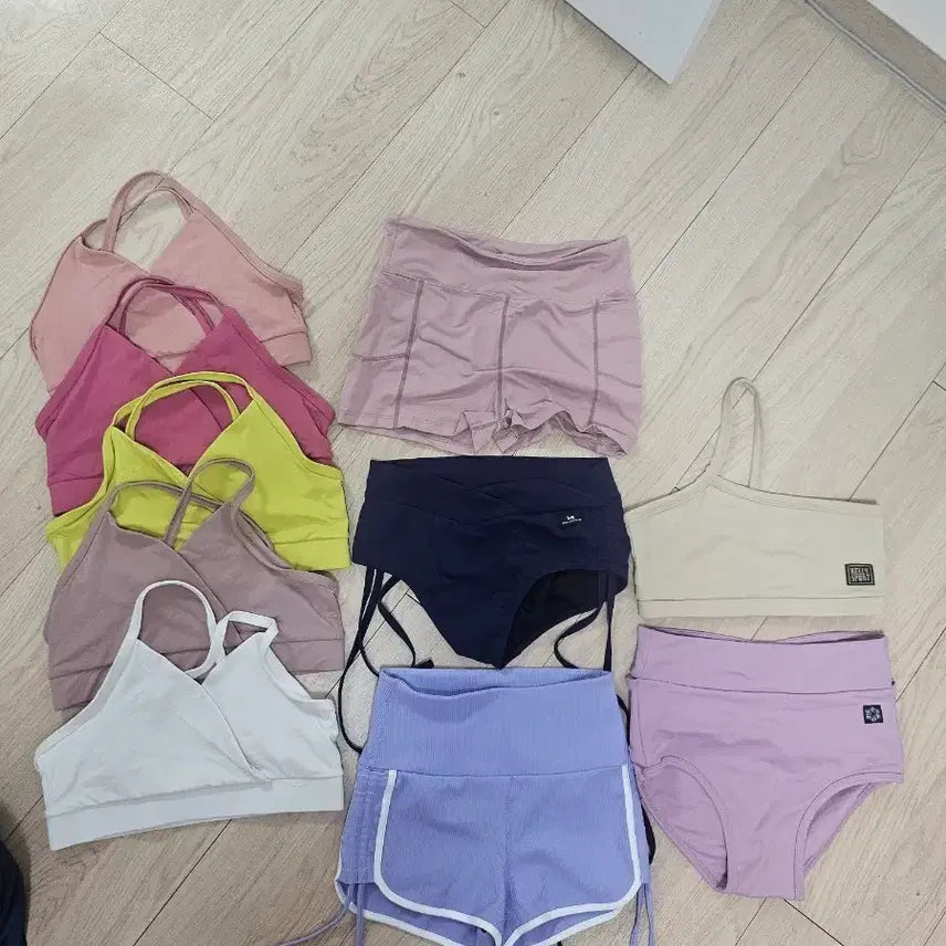 [BUNJANG] Activewear Tops Bundle (6) & Pants Bundle (3) / 폴웨어 탑6개+팬츠3 일괄 팝니다