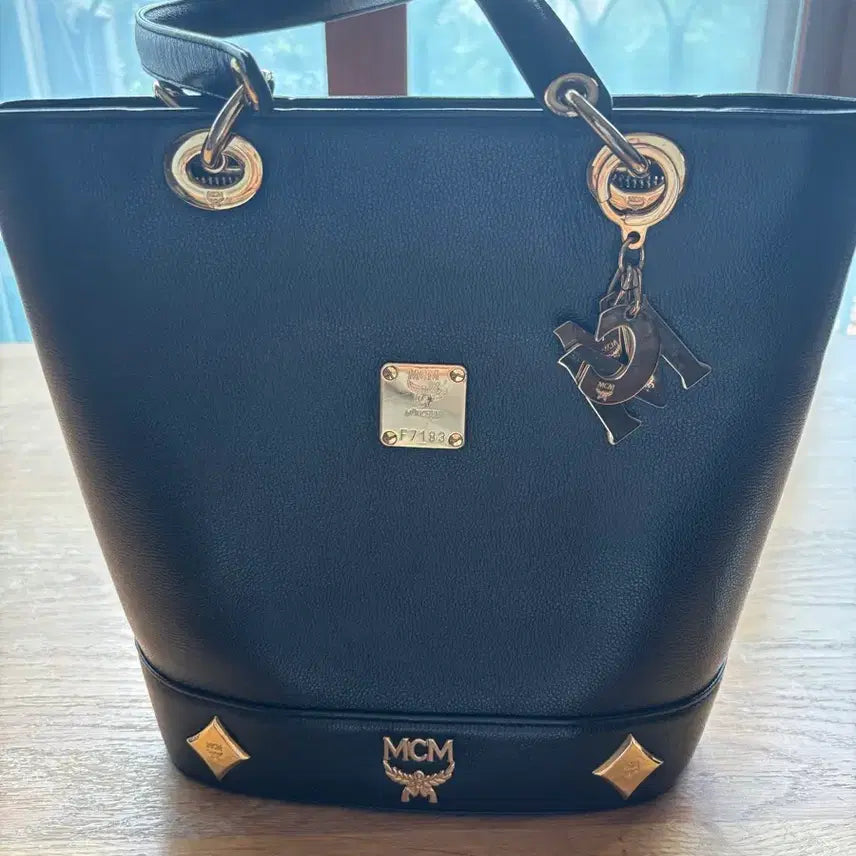 [BUNJANG] MCM Black Bucket Bag / MCM 블랙 버킷백
