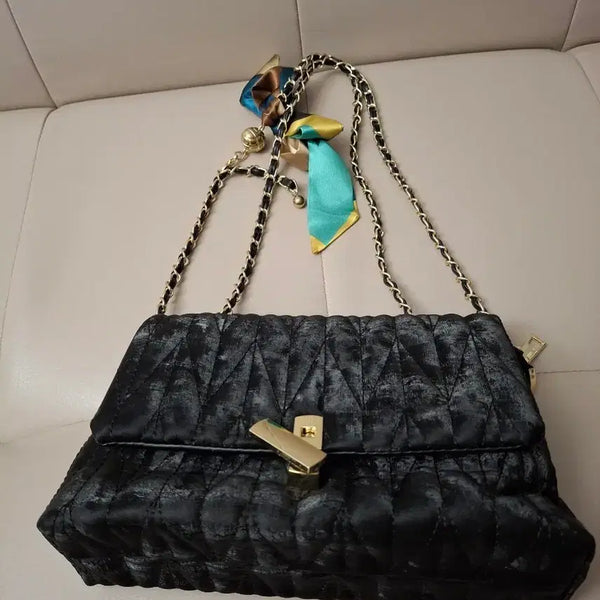[BUNJANG] Black Quilted Chain Shoulder Bag with Scarf Detail / 체인 숄더백 블랙 퀼팅 스카프 장식