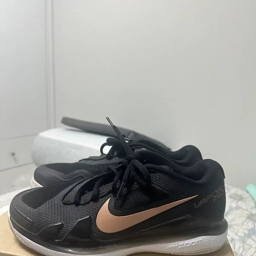 [BUNJANG] Nike Vapor Pro Tennis Shoes Black Rose Gold 240mm / 나이키 베이퍼프로 테니스화 블랙 로즈골드 240