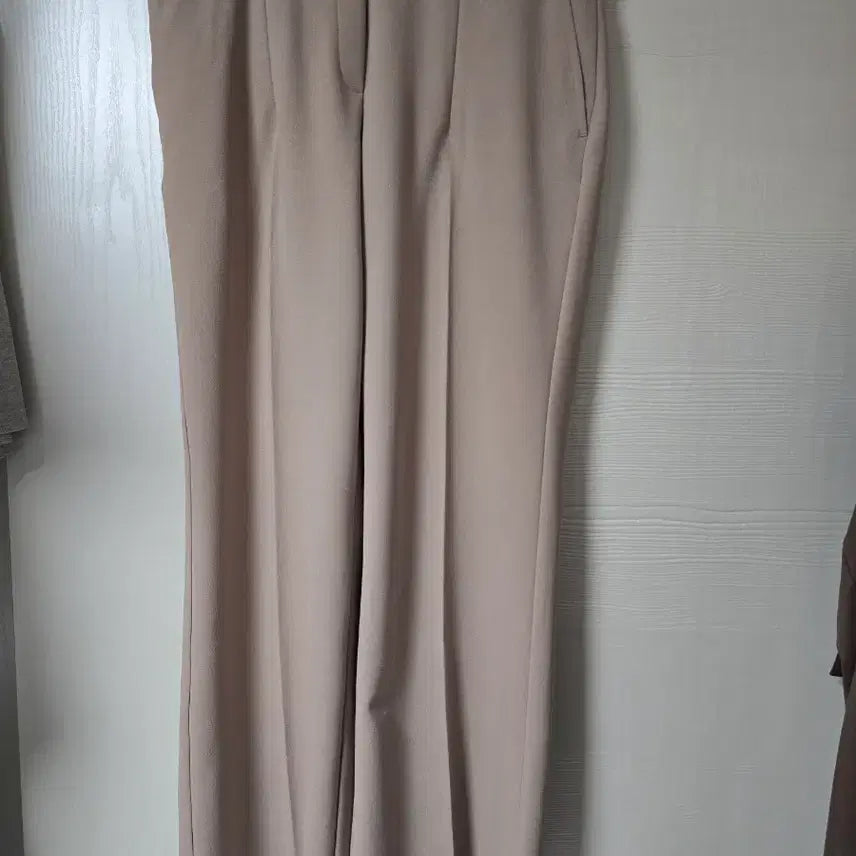 [BUNJANG] Beige Wide Leg Slacks - Size 77 / 베이지색 와이드 슬랙스 77 거의새제품