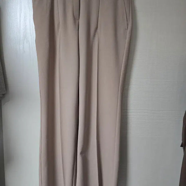 [BUNJANG] Beige Wide Leg Slacks - Size 77 / 베이지색 와이드 슬랙스 77 거의새제품