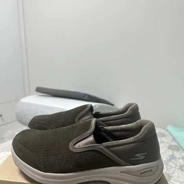 [BUNJANG] Skechers Go Walk Outdoor Slip-On Dark Grey Men's Shoes (Size 250) / 스케쳐스 정품  고워크 아웃도어 슬립온 다크그레이 250