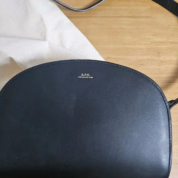 [BUNJANG] A.P.C. Betty Bag Black Leather Handbag / A.P.C. 베티 백 블랙