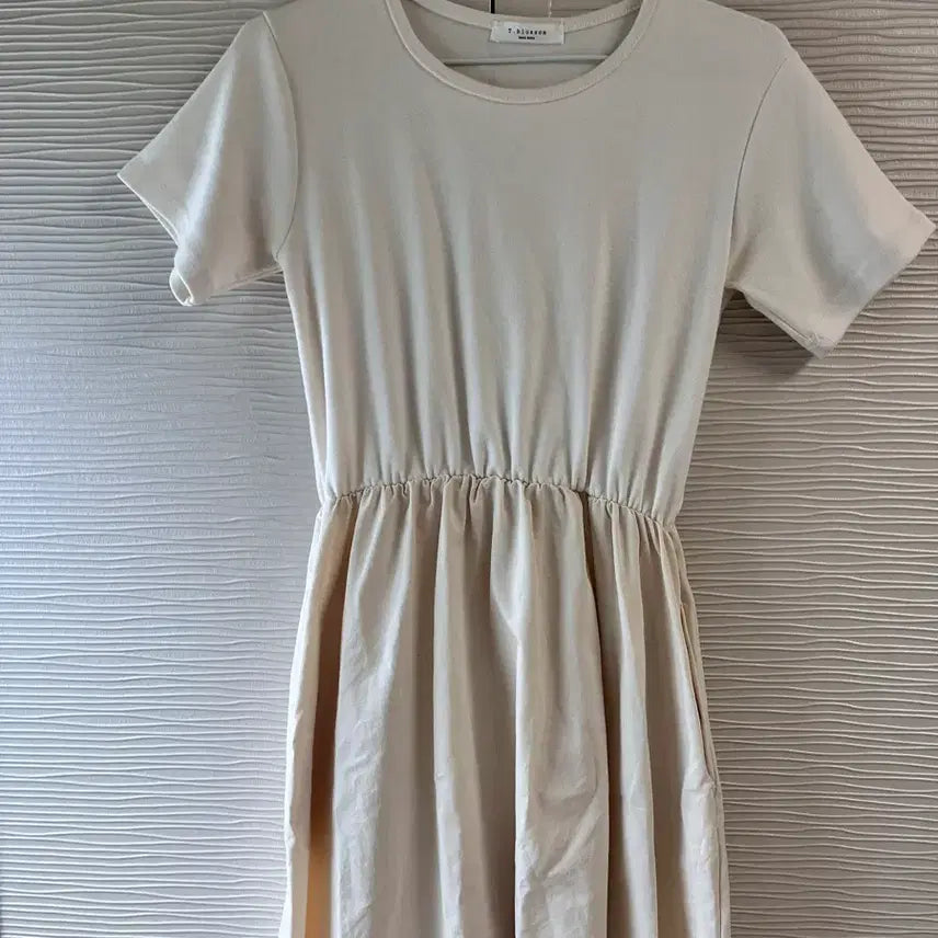 [BUNJANG] Cream Short-Sleeve Long Dress / 크림색 반팔 롱원피스
