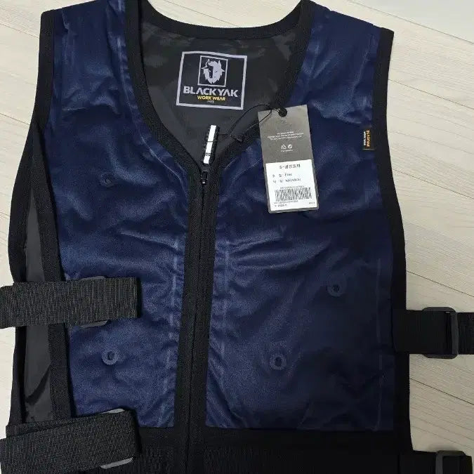 [BUNJANG] Black Yak S-Cooling Vest Navy / 블랙야크 S-냉감  조끼 네이비 물만 넣어서 사용