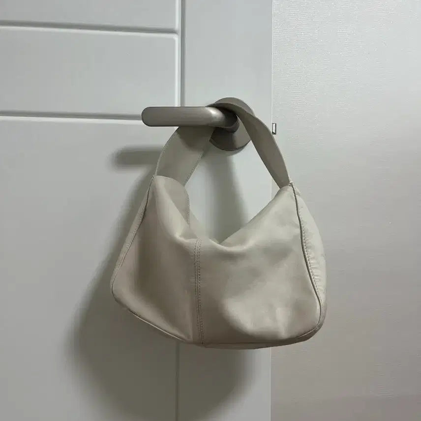 [BUNJANG] VILLARD K Maremma Bag Small Cream Leather / 빌라드케이 마렘마백 크림 스몰