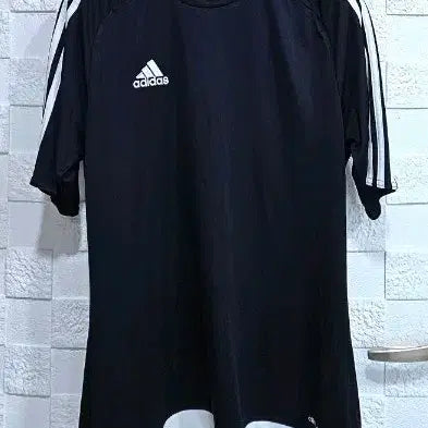 [BUNJANG] Adidas Functional Short Sleeve T-Shirt Black L / (R)아디다스 반팔 기능티 블랙 L