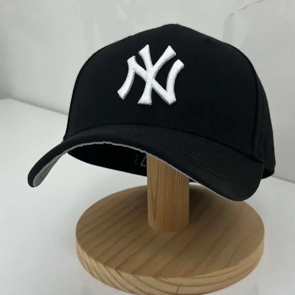 [BUNJANG] New Era Low Profile New York Yankees Black Fitted Baseball Cap 734 / 뉴에라 로우 프로파일 뉴욕 양키스 블랙 피티드 볼캡 모자 734