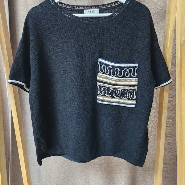 [BUNJANG] SJ SJ Round Neck Embroidered Short Sleeve Knit T-shirt / SJ SJ 라운드넥 자수 반팔 니트