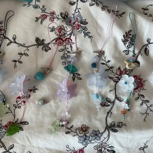[BUNJANG] Handmade Flower Bead Keychain / 작가님 핸드메이드 새 플라워 비즈 키링