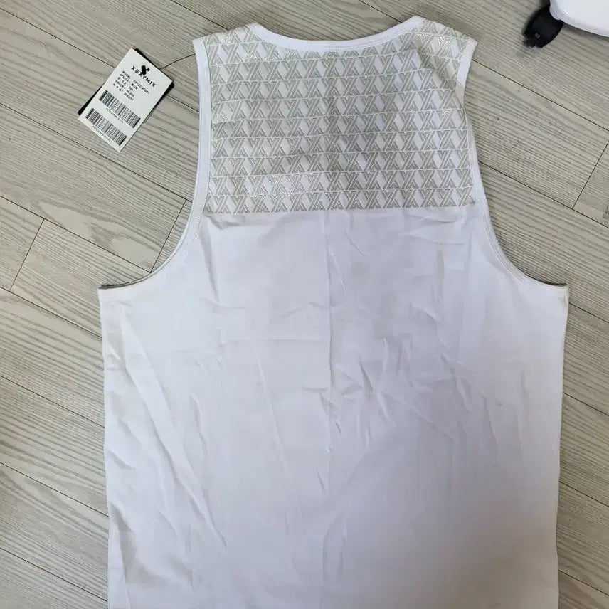 [BUNJANG] XINXMIX Sleeveless T-Shirt White / XINXMIX 민소매 티셔츠 화이트 벤치시밀리지않도록