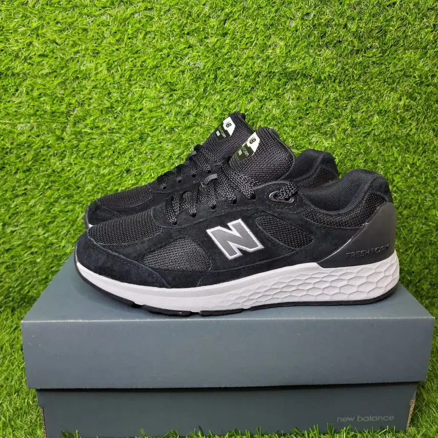 [BUNJANG] New Balance Sneakers Size 250 / 뉴발란스 운동화 (250)