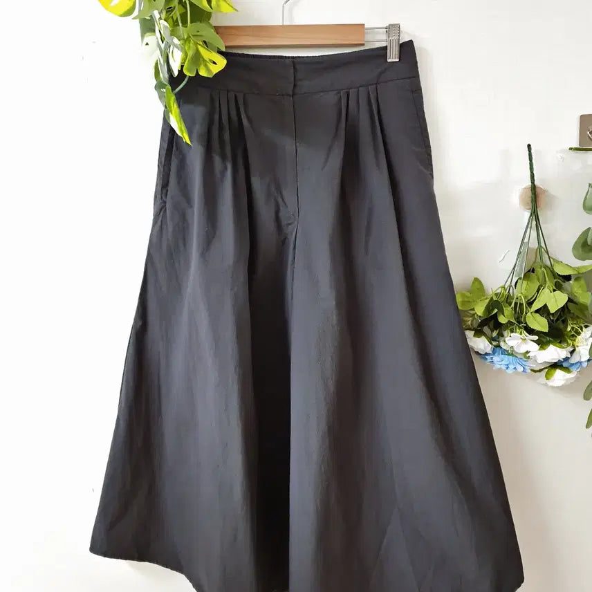 [BUNJANG] Benetton 22SS Drape Volume Skirt Pants Charcoal / 베네통 22ss 드레이프볼륨 치마바지 바스락 와이드팬츠 66 차콜