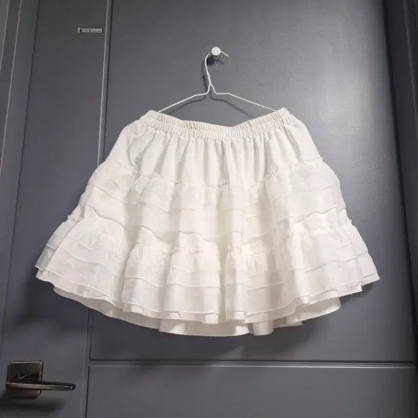 [BUNJANG] Flared Skirt with Built-in Shorts / 속바지 달린 캉캉 풍성한 플레어 스커트. 댄스.등등 .55ㅡ77