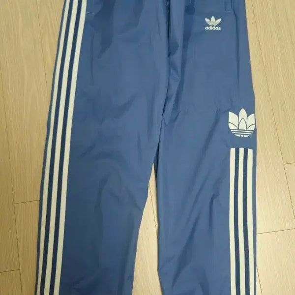 [BUNJANG] Adidas Trefoil 3D Track Pants / 아디다스 트레포일 트랙팬츠