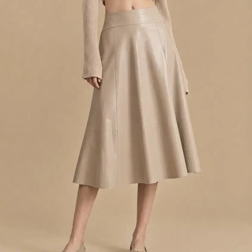 [BUNJANG] ROBE Lambskin Flare Skirt Beige / 로보  양 가죽 플레어 스커트 베이지 64cm