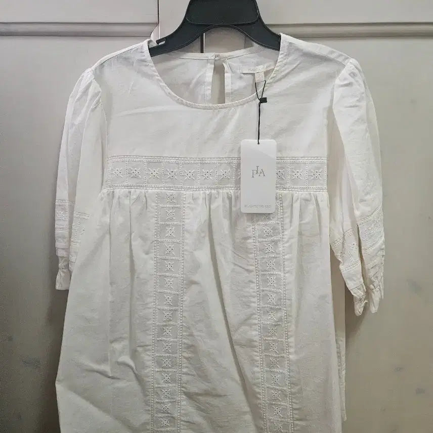 [BUNJANG] Plastic Island Cotton Blouse White / 새제품 플라스틱아일랜드 코튼 블라우스 화이트