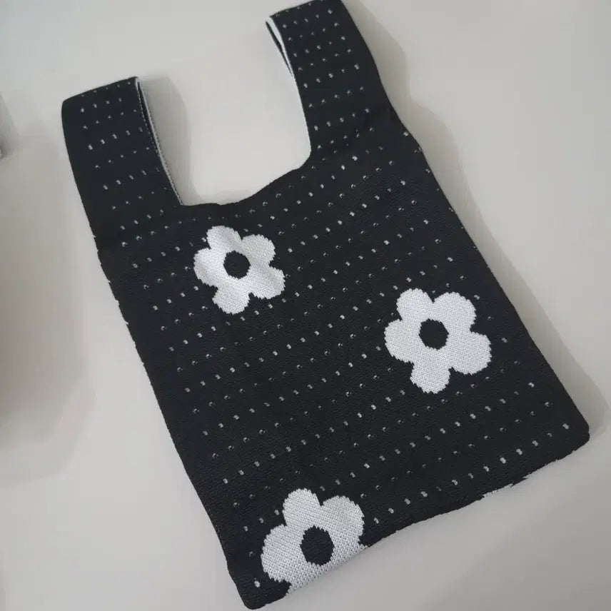 [BUNJANG] Flower Pattern Knit Eco Bag Black / 플라워 패턴 니트 에코백 블랙