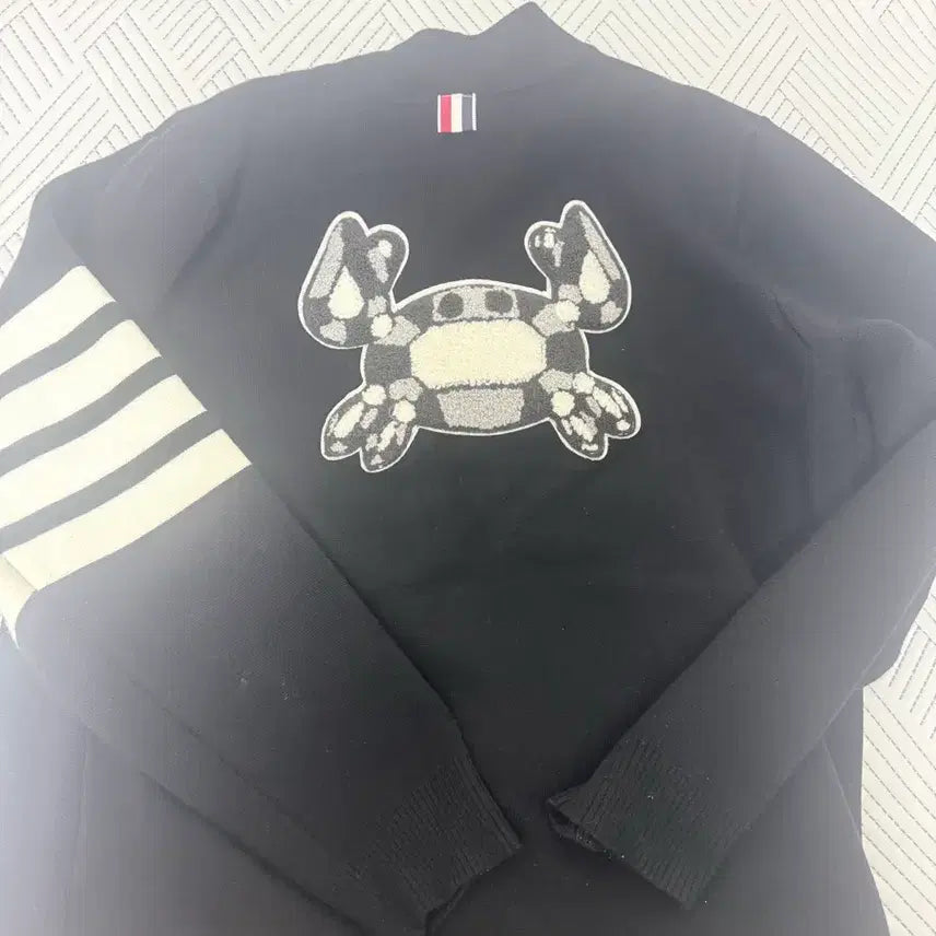 [BUNJANG] Thom Browne Industrial Crab Embroidered Knit / 톰브라운 인더스트리얼 게 자수 니트