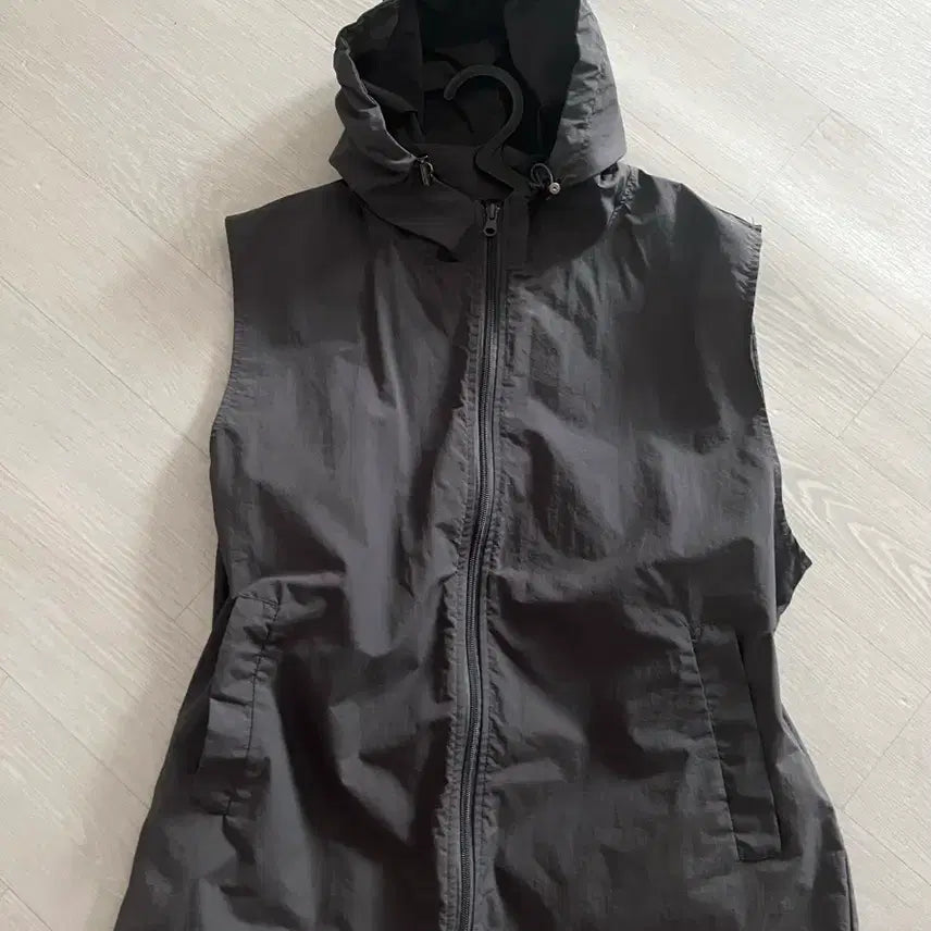 [BUNJANG] Hooded Vest Windbreaker / 후드 조끼 바람막이