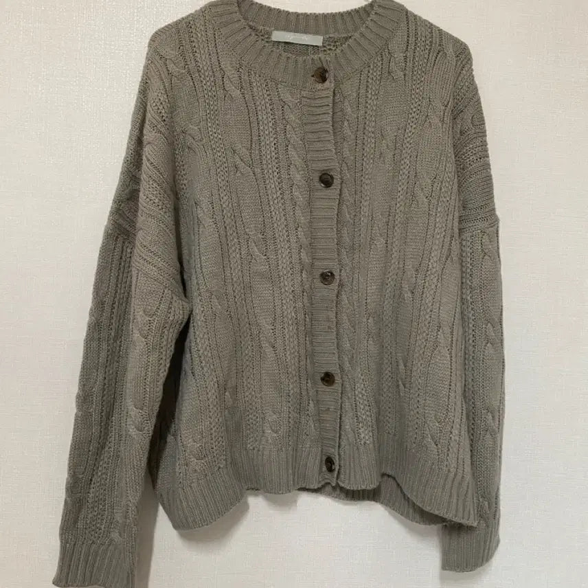 [BUNJANG] 66girls Cable Knit Cardigan Khaki Brown / 육육걸즈 여성 가디건 카키브라운