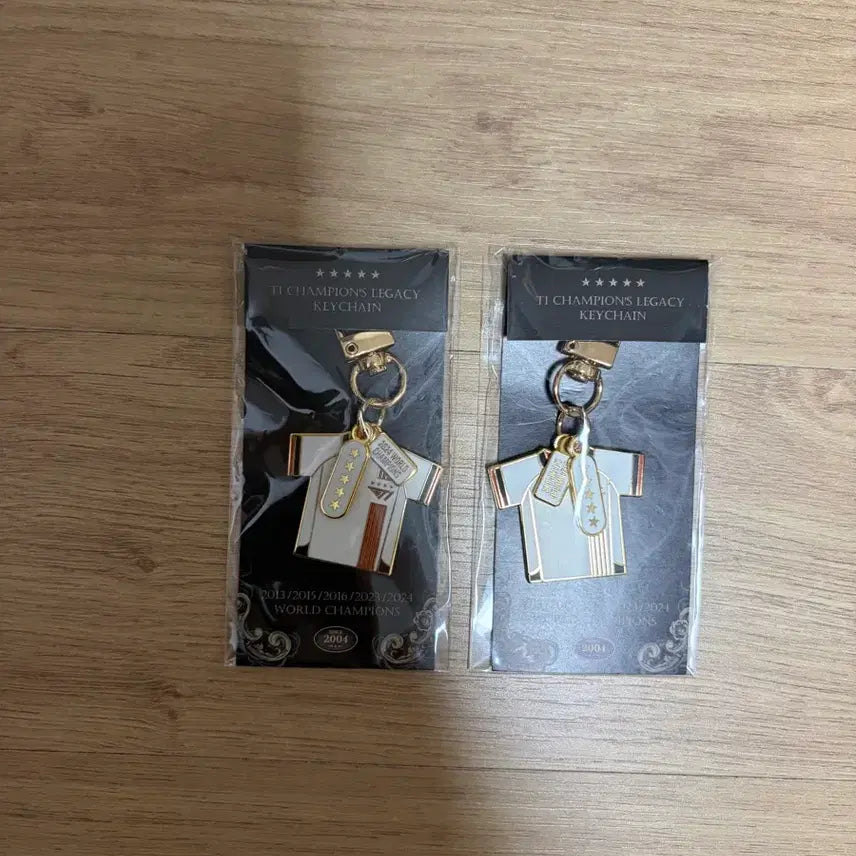 [BUNJANG] T1 Worlds Champion Legacy Uniform Keychain / 티원 월즈챔피언 레거시 유니폼 키체인 키링