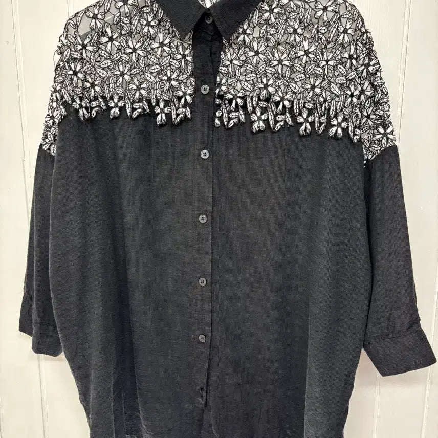 [BUNJANG] Leaf Lace Black Blouse (Size F) / 잎사귀 레이스 블랙 블라우스 F ㅡ0712