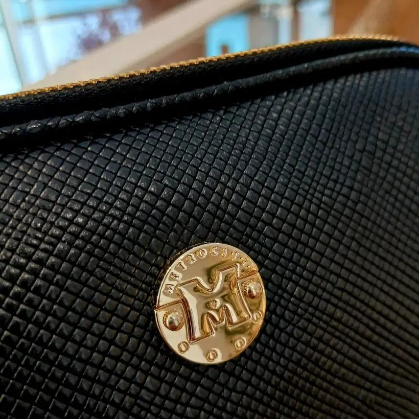 [BUNJANG] MCM Genuine Leather Crossbody Bag / 메트로시티 정품 크로스백