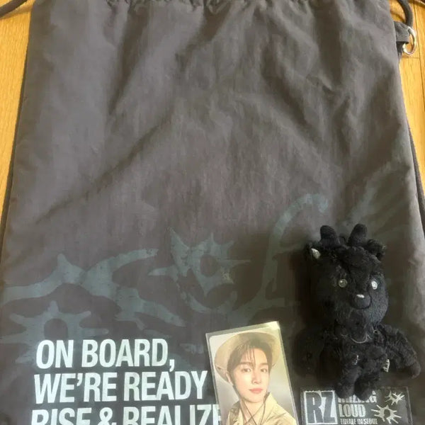 [BUNJANG] RIIZE Fameum Lullaby Gym Sack Bundle Set with Photocard / 라이즈 짐색팔아요 (페임우락밤 세트,포카포함)