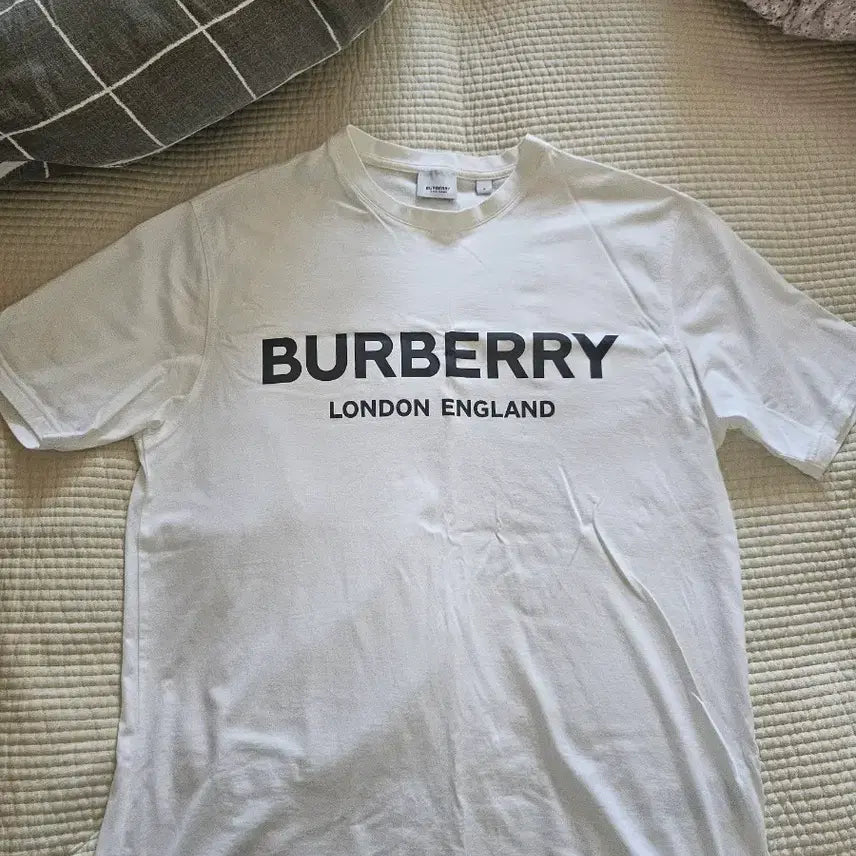 [BUNJANG] Burberry London Short Sleeve T-Shirt / 버버리 런던 반팔 티셔츠